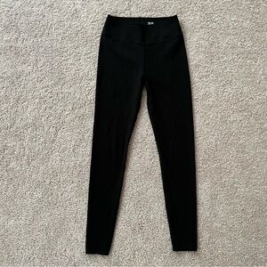 Uniqlo black airism leggings